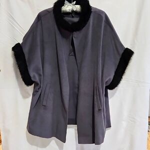 Elegant Gray Women's Cape Coat with Black Fur Trim